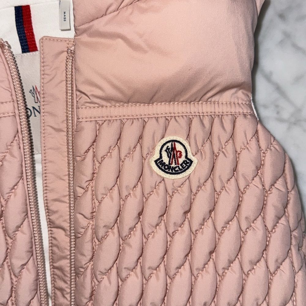 NWOT MONCLER GIRLS SOLID BRAIDED QUILTED HOODED VEST 18/24M - Picture 7 of 11